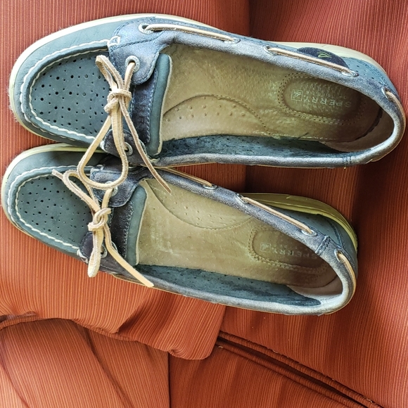 🥳Let's Make a Deal! SPERRY Topsiders! - Picture 3 of 5